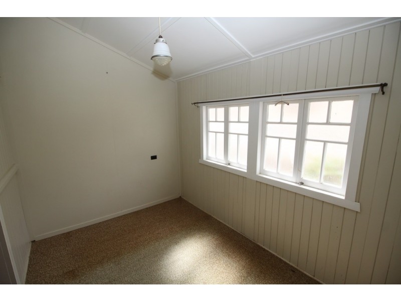52 KNIGHT STREET, Kingaroy QLD 4610