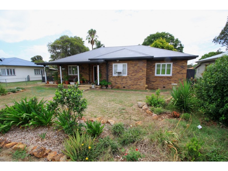 60 KNIGHT STREET, Kingaroy QLD 4610