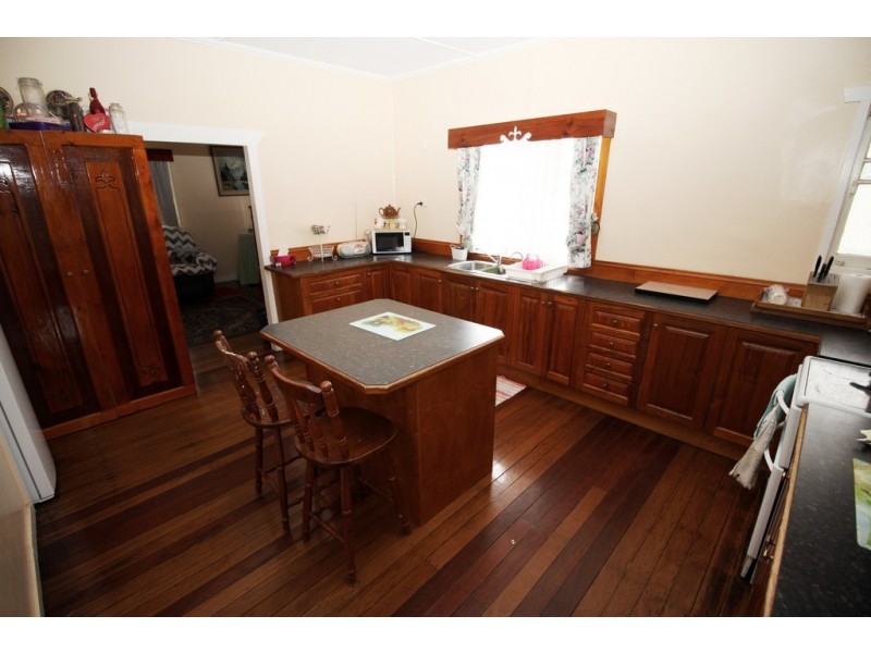 60 KNIGHT STREET, Kingaroy QLD 4610