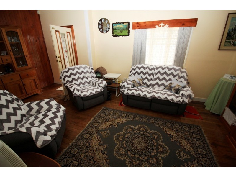 60 KNIGHT STREET, Kingaroy QLD 4610