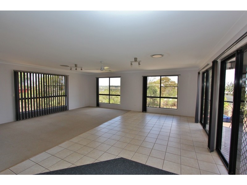 10 Adermann Drive, Kingaroy QLD 4610