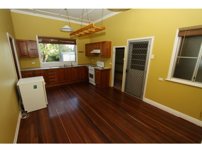 65 Albert Street, Kingaroy QLD 4610