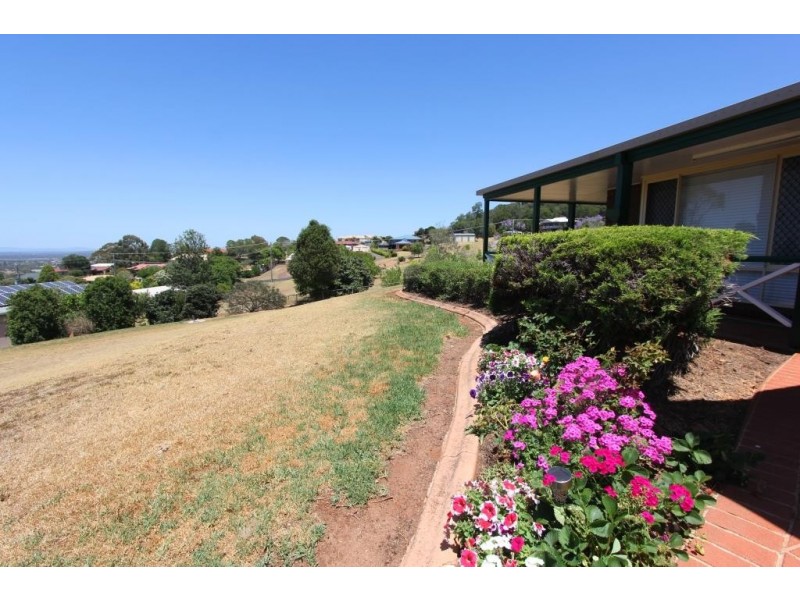 12 Kathy St, Kingaroy QLD 4610