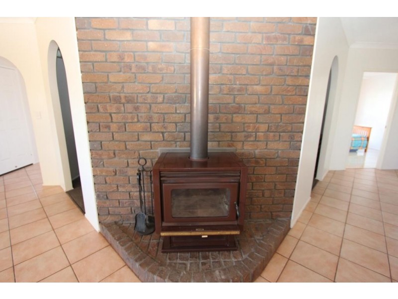 12 Kathy St, Kingaroy QLD 4610