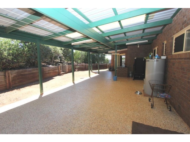 12 Kathy St, Kingaroy QLD 4610