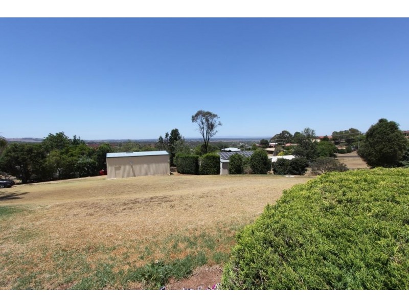 12 Kathy St, Kingaroy QLD 4610