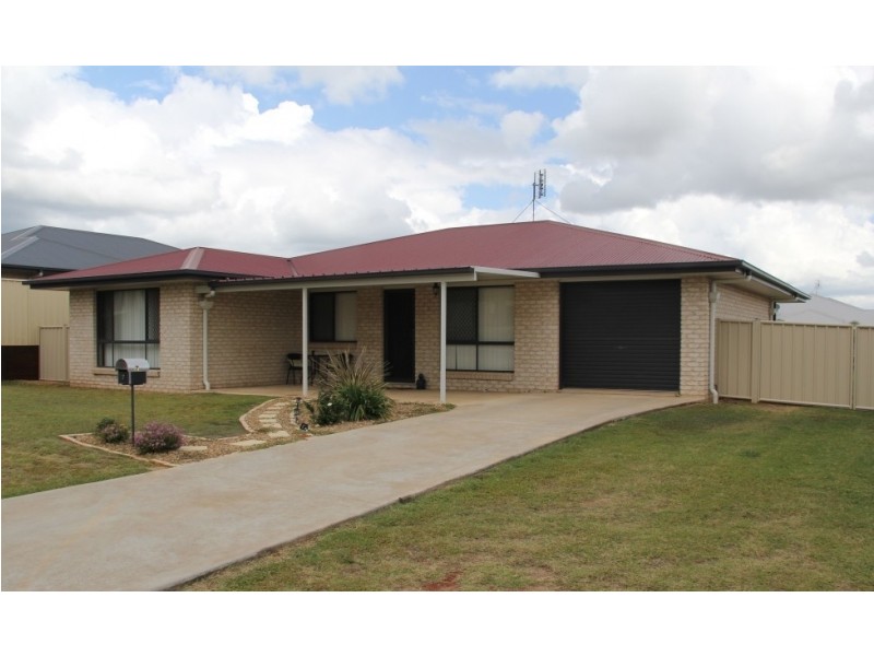 7 Allan Place, Kingaroy QLD 4610