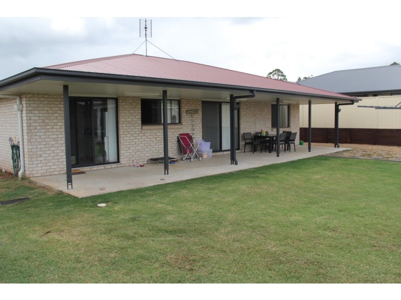 7 Allan Place, Kingaroy QLD 4610