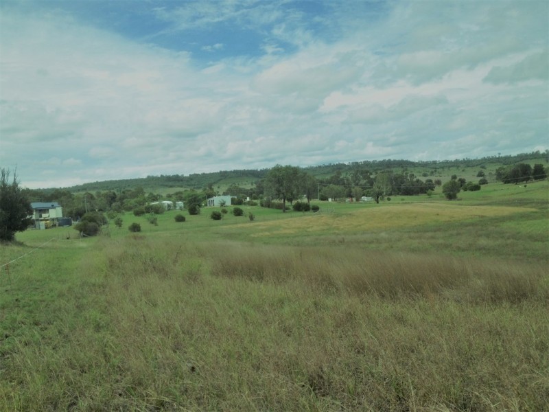 4 Elizabeth Place, Proston QLD 4613