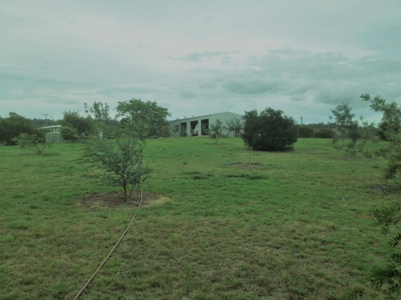 4 Elizabeth Place, Proston QLD 4613