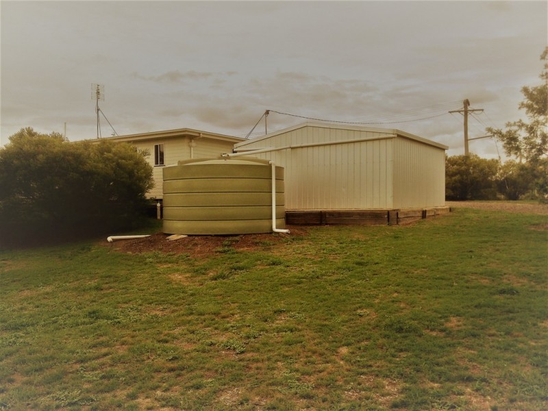 4 Elizabeth Place, Proston QLD 4613