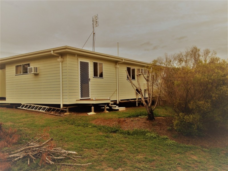 4 Elizabeth Place, Proston QLD 4613