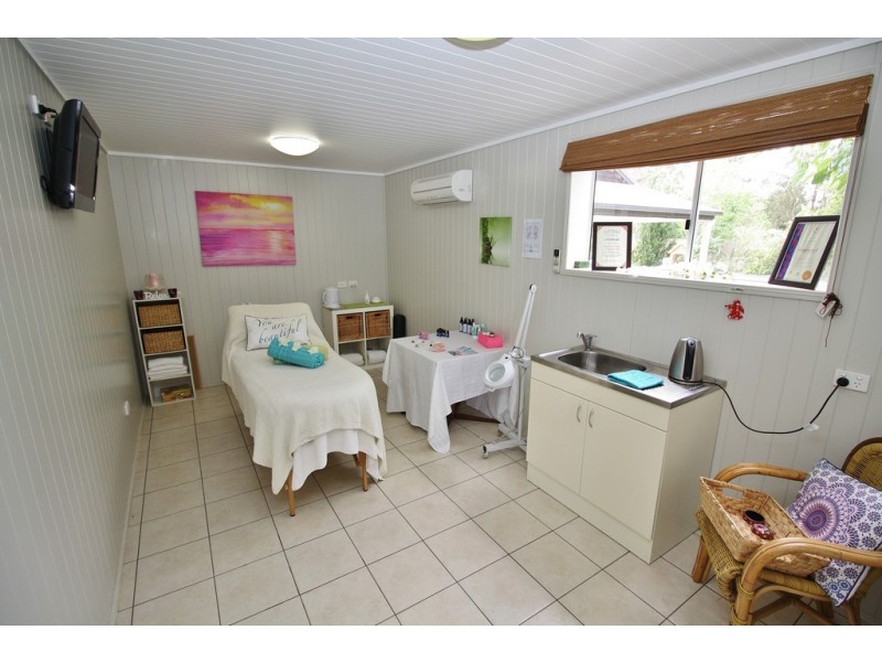 14-16 Premier Drive, Kingaroy QLD 4610