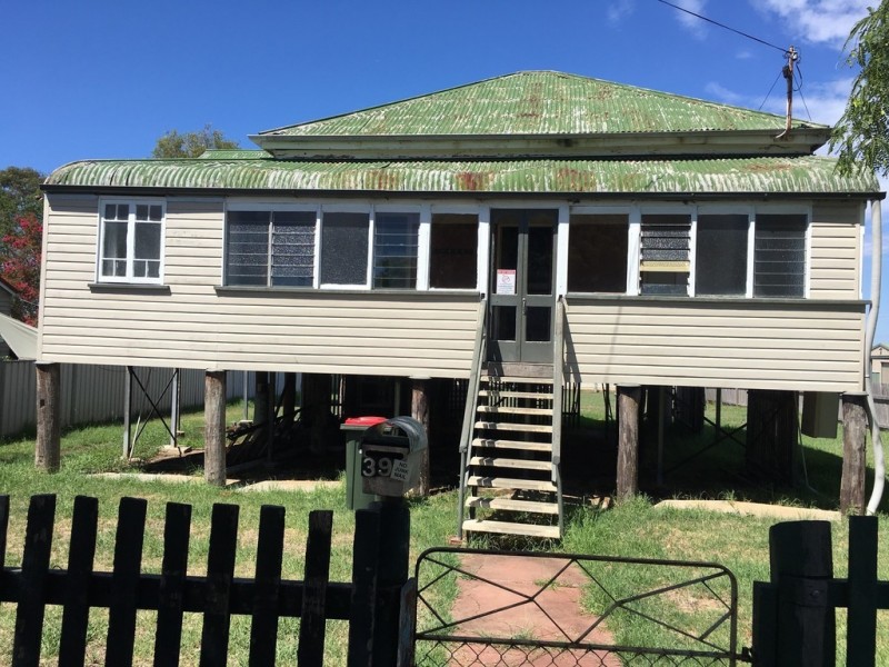 39 Edward Street, Kingaroy QLD 4610