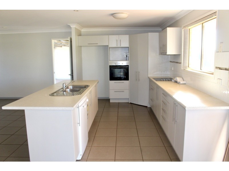 9-11 Premier Drive, Kingaroy QLD 4610