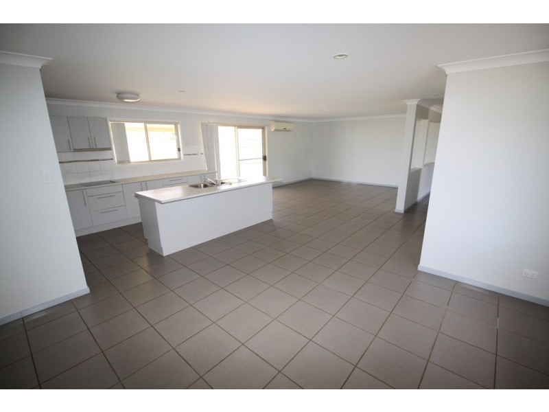 9-11 Premier Drive, Kingaroy QLD 4610