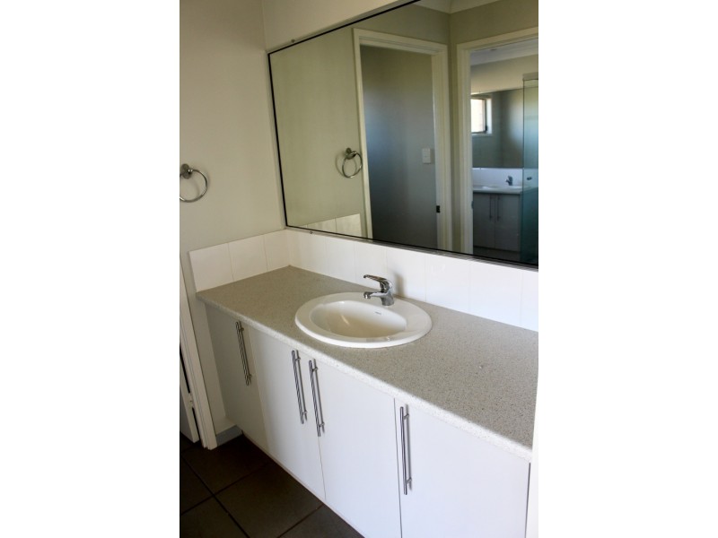 9-11 Premier Drive, Kingaroy QLD 4610
