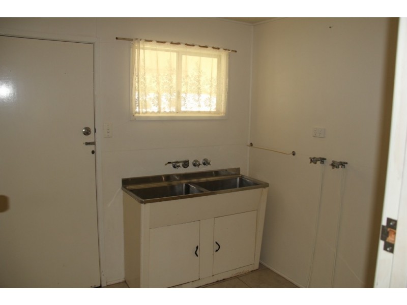 32a Hodge, Kingaroy QLD 4610