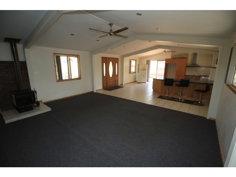 146 Heights Road, Nanango QLD 4615