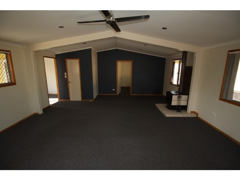 146 Heights Road, Nanango QLD 4615