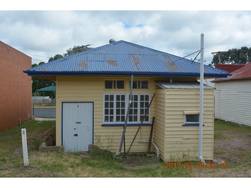 32 Blake Street, Proston QLD 4613