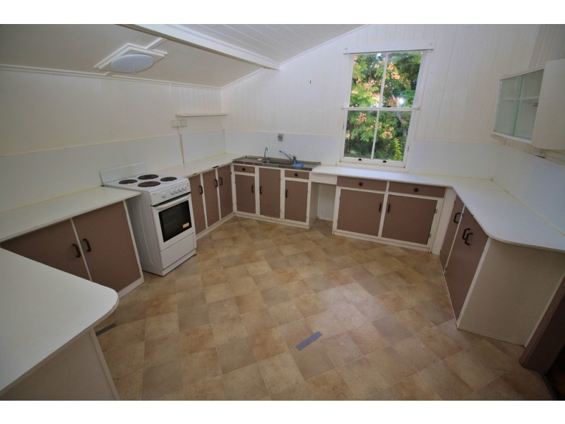 28 Duke St, Kingaroy QLD 4610
