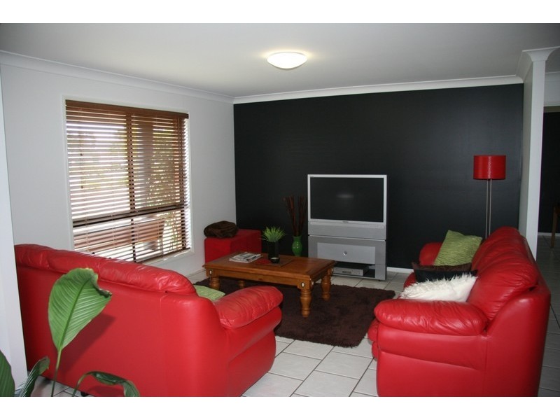 18 Olive Grove, Kingaroy QLD 4610