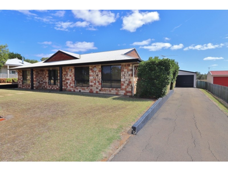 18 Olive Grove, Kingaroy QLD 4610