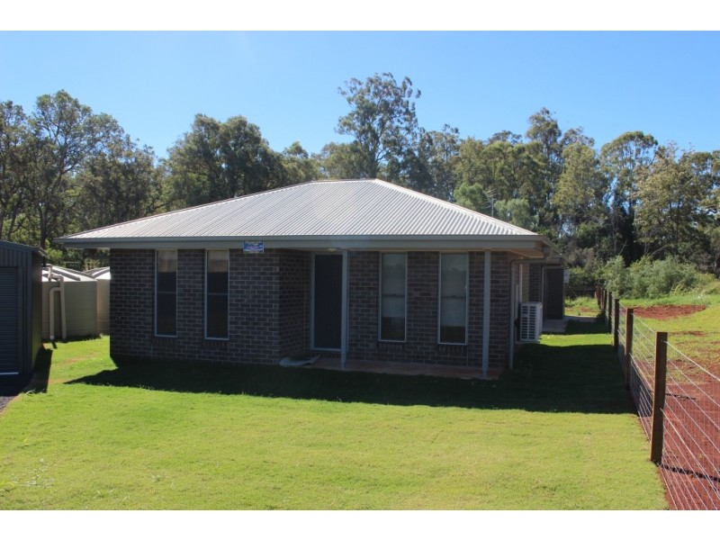 3 Prince, Memerambi QLD 4610