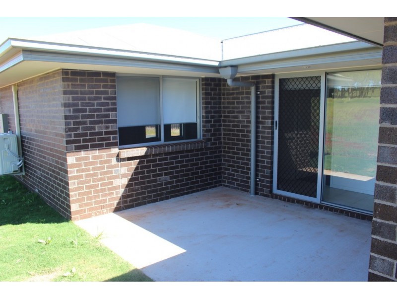 3 Prince, Memerambi QLD 4610