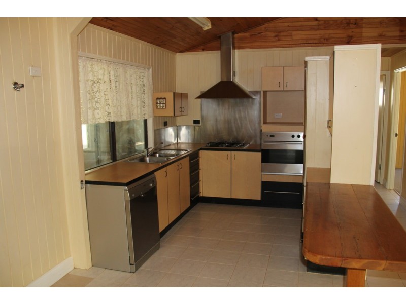 15a Brocklehurst rd, Wattle Camp QLD 4615