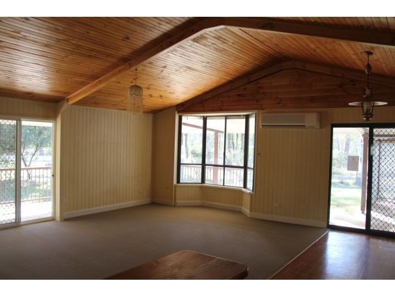 15a Brocklehurst rd, Wattle Camp QLD 4615