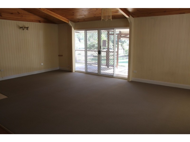 15a Brocklehurst rd, Wattle Camp QLD 4615
