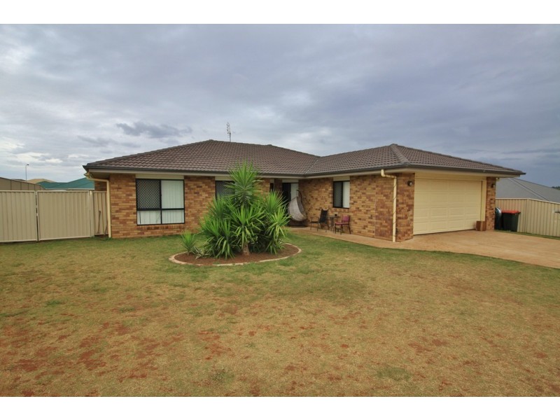 11 FRANGIPANI DRIVE, Kingaroy QLD 4610