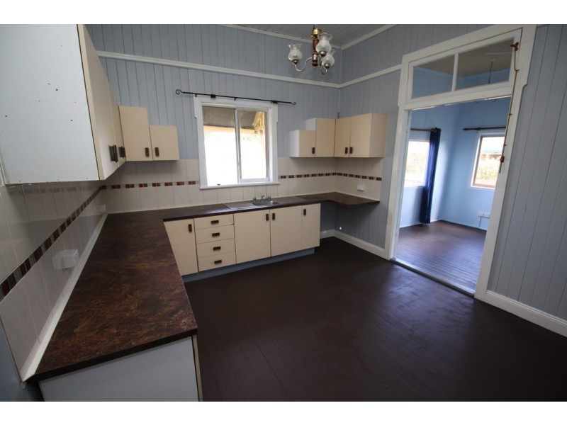 11a BURNETT STREET, Kingaroy QLD 4610