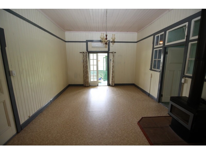 11a BURNETT STREET, Kingaroy QLD 4610