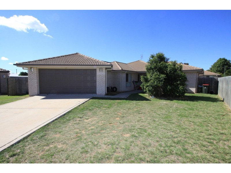 19 Oasis Drive, Kingaroy QLD 4610
