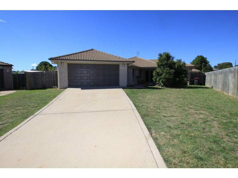 19 Oasis Drive, Kingaroy QLD 4610