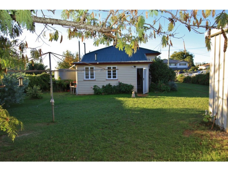 7 Gladys Street, Kingaroy QLD 4610