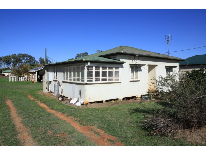 5 Gladys St, Kingaroy QLD 4610
