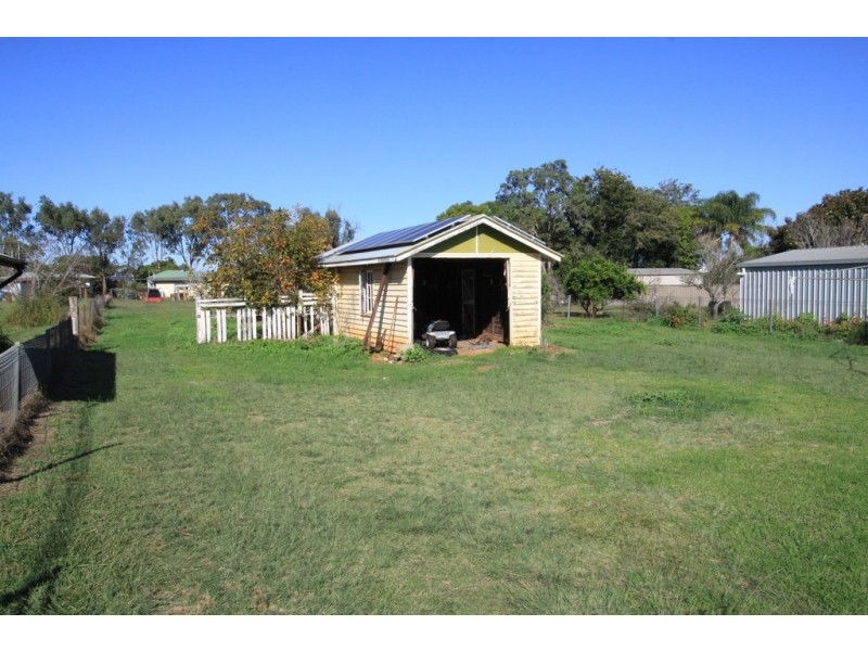 5 Gladys St, Kingaroy QLD 4610