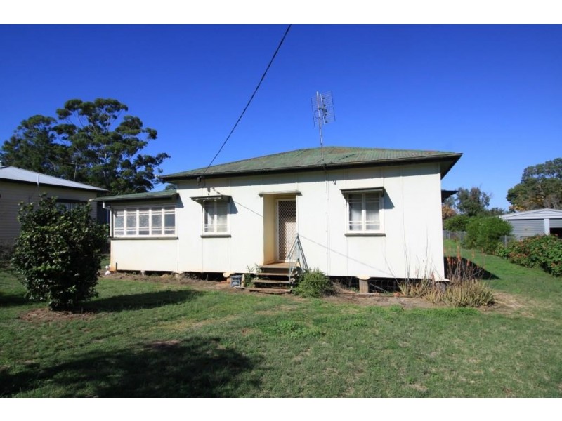 5 Gladys St, Kingaroy QLD 4610