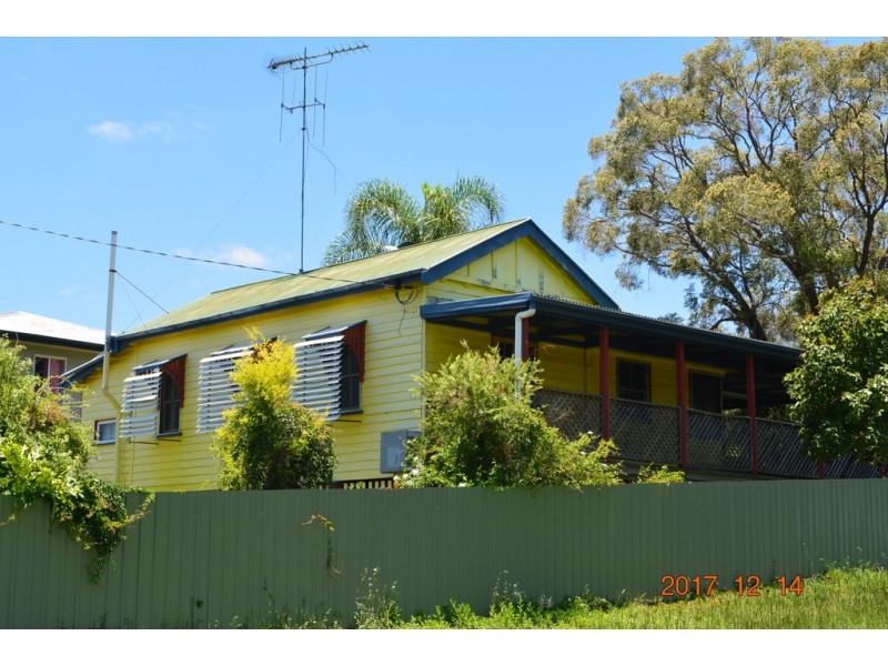 11 Hood Street, Proston QLD 4613