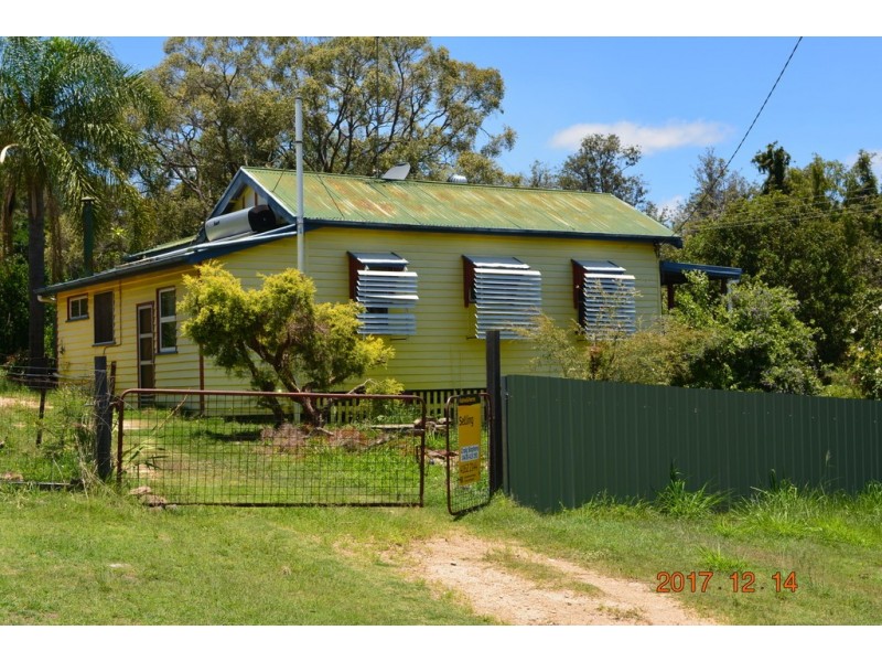 11 Hood Street, Proston QLD 4613