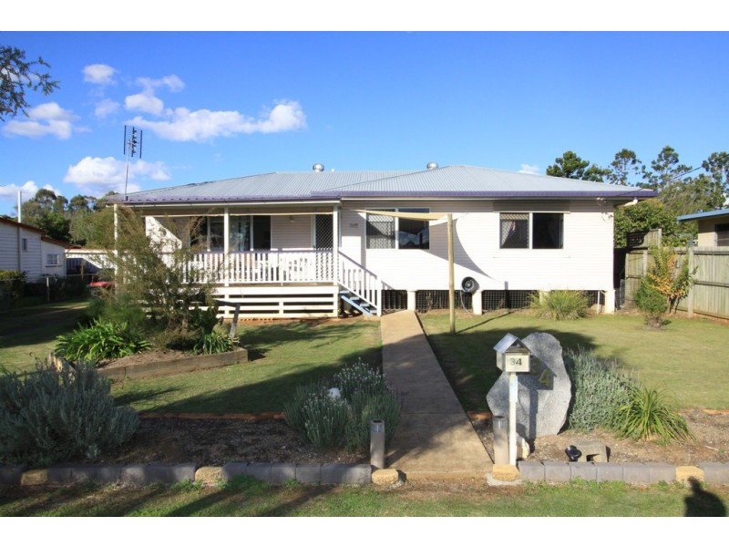 34 HODGE STREET, Kingaroy QLD 4610