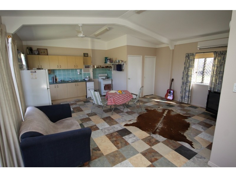 12 RIPPINGALE STREET, Moffatdale QLD 4605