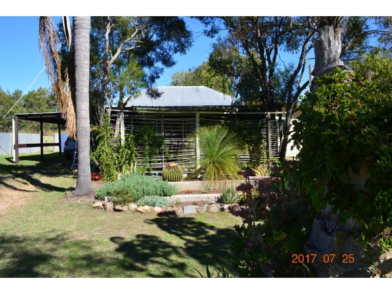 1 Main Street, Hivesville QLD 4612