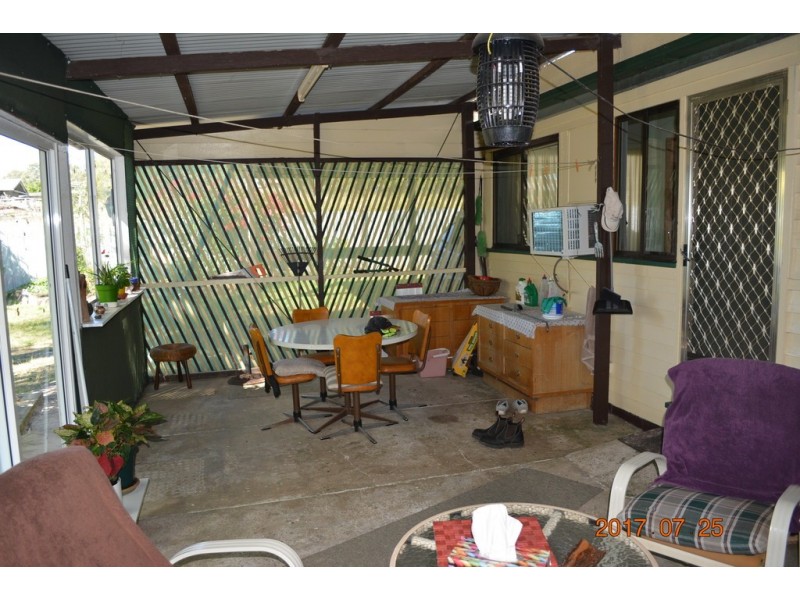 1 Main Street, Hivesville QLD 4612