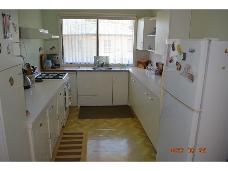 1 Main Street, Hivesville QLD 4612