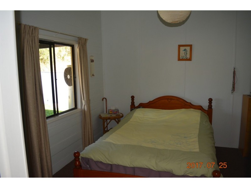 1 Main Street, Hivesville QLD 4612